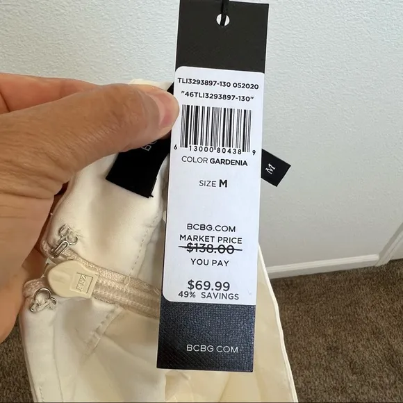 BCBGMAXAZRIA- NWT Gardenia Mini Skirt Size M