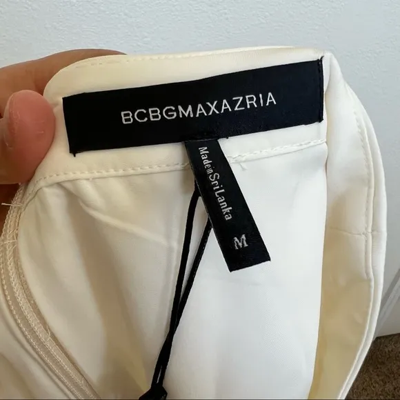 BCBGMAXAZRIA- NWT Gardenia Mini Skirt Size M