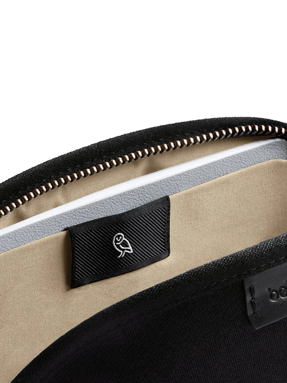 Bellroy Classic Pouch Melbourne Black Recycled