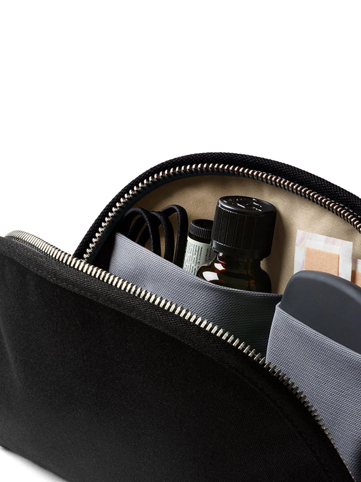 Bellroy Classic Pouch Melbourne Black Recycled