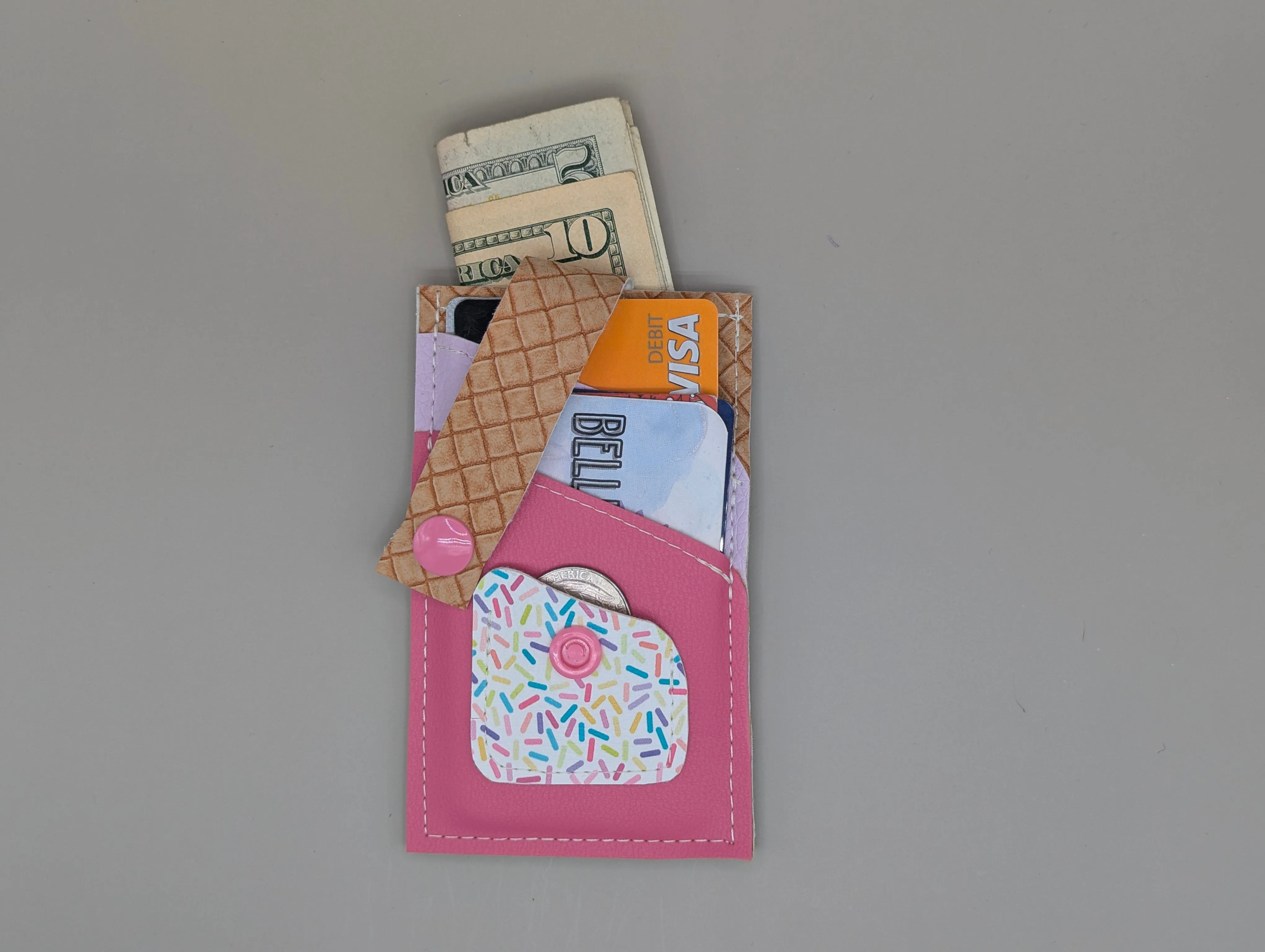 Card wallet /w coin pocket- Pink sprinkle cone