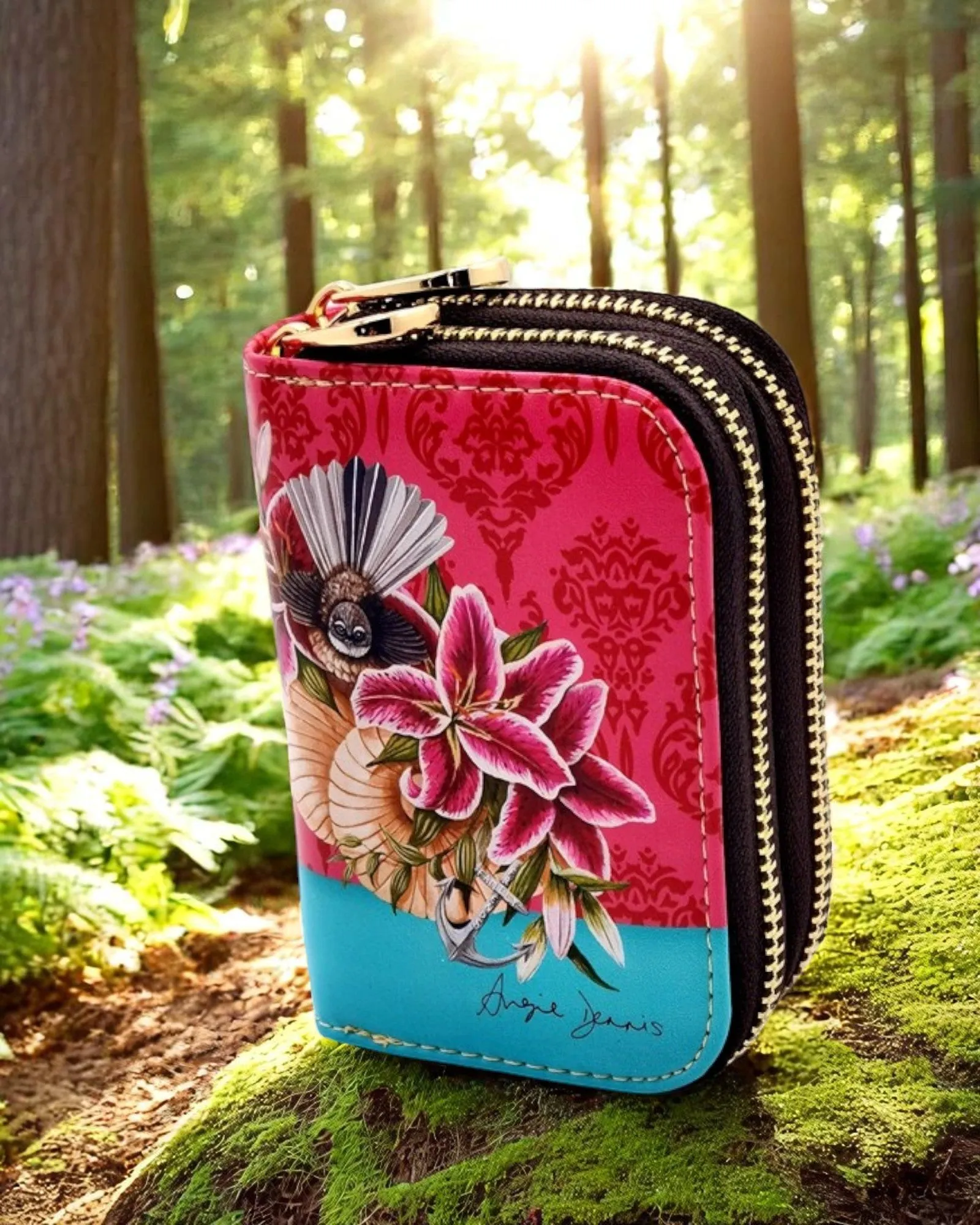 Fantail Bird with Shell and Pink Lily Card Holder