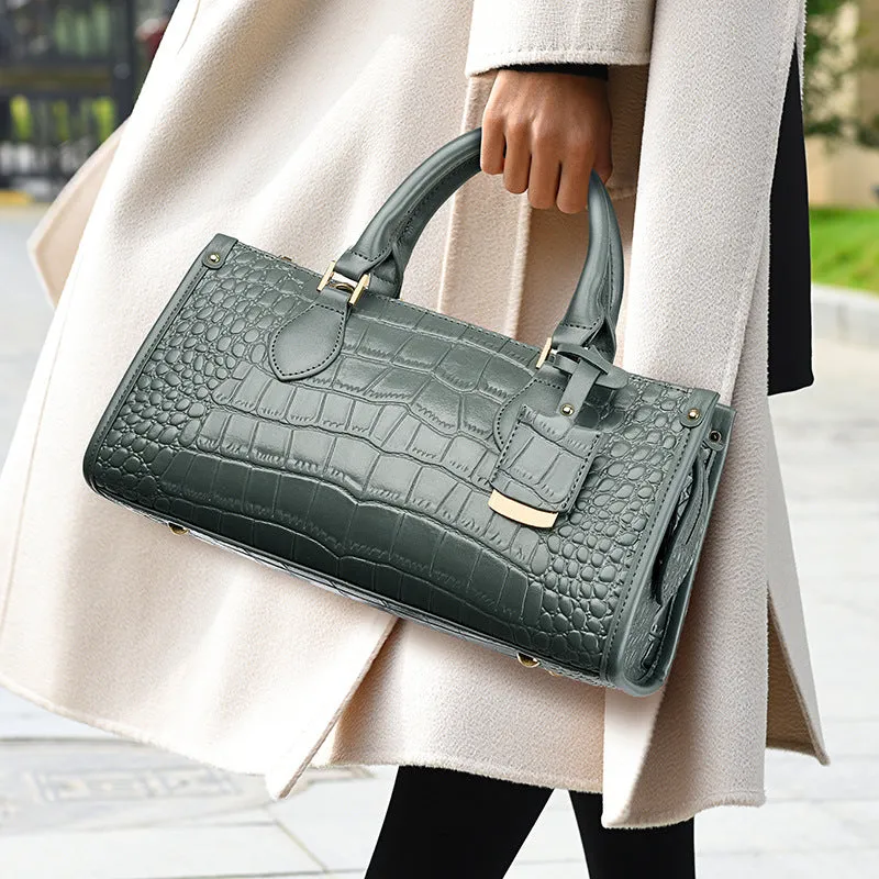 hot-selling handbags, fashionable crocodile pattern women's shoulder bags, large-capacity commuter bags, and women's one-piece delivery.