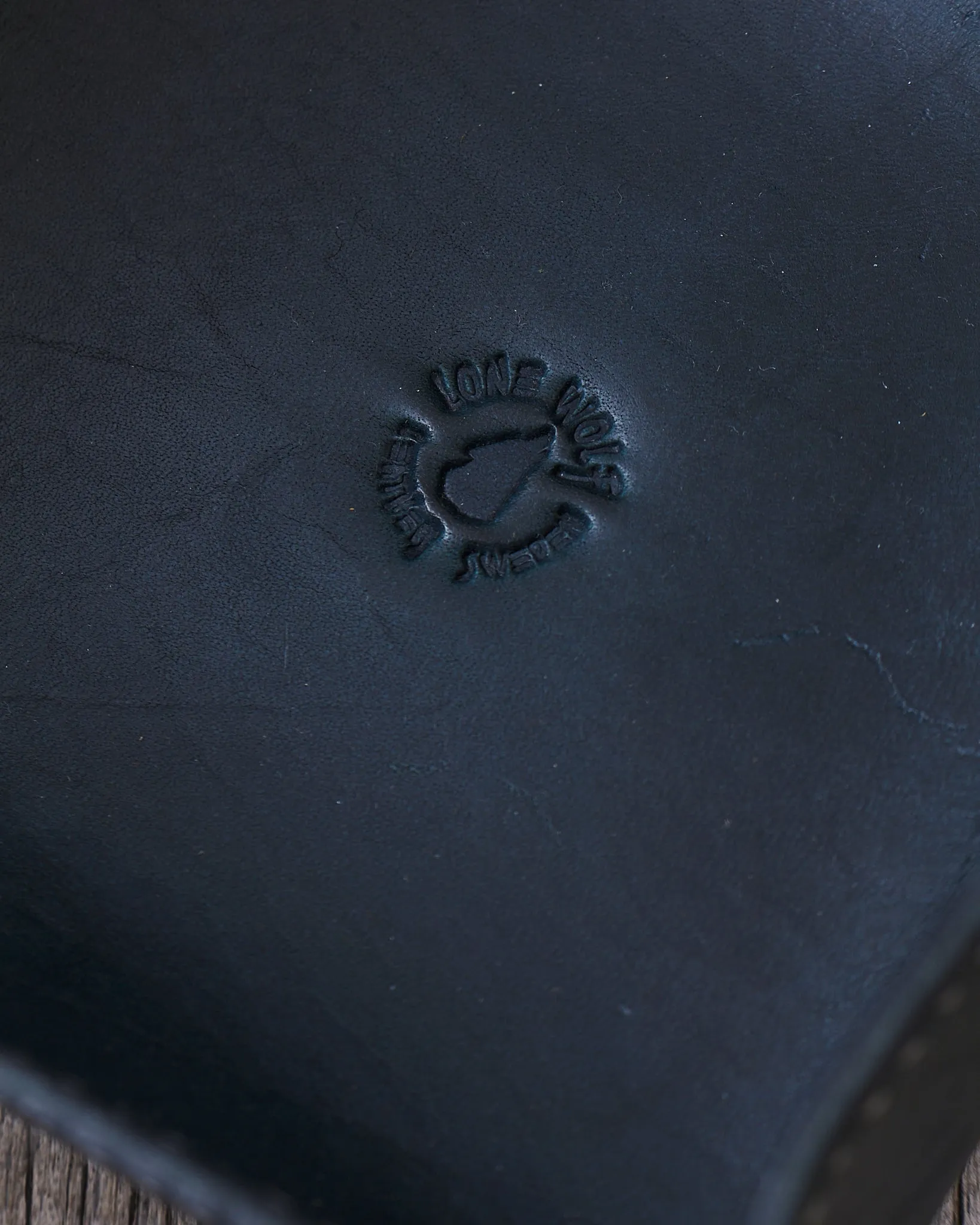 Lone Wolf Leather Leather Bowl Dark Green White Stitch Tärnsjö Veg Tanned