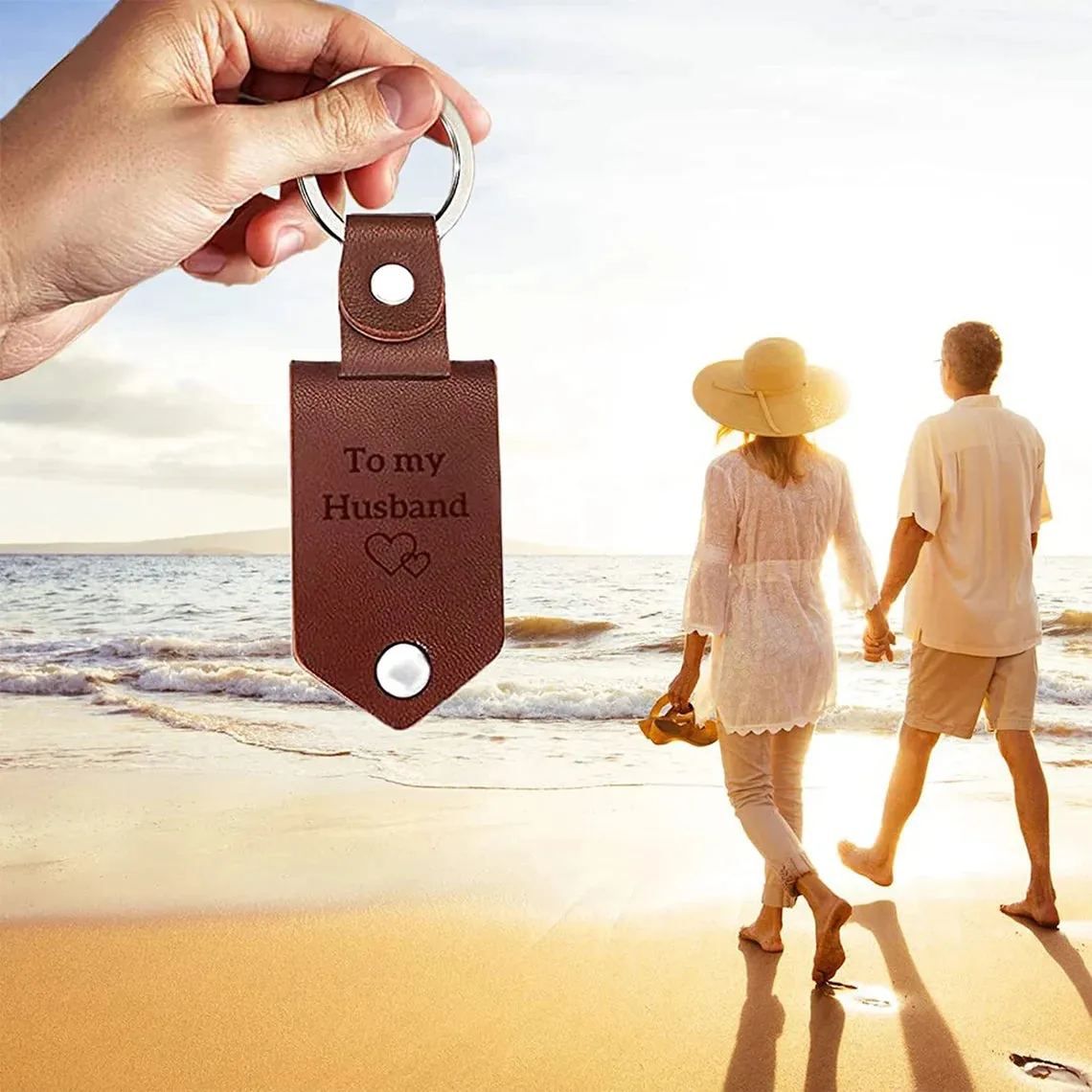 Personalized Leather Keyring – Elegant & Timeless Accessory