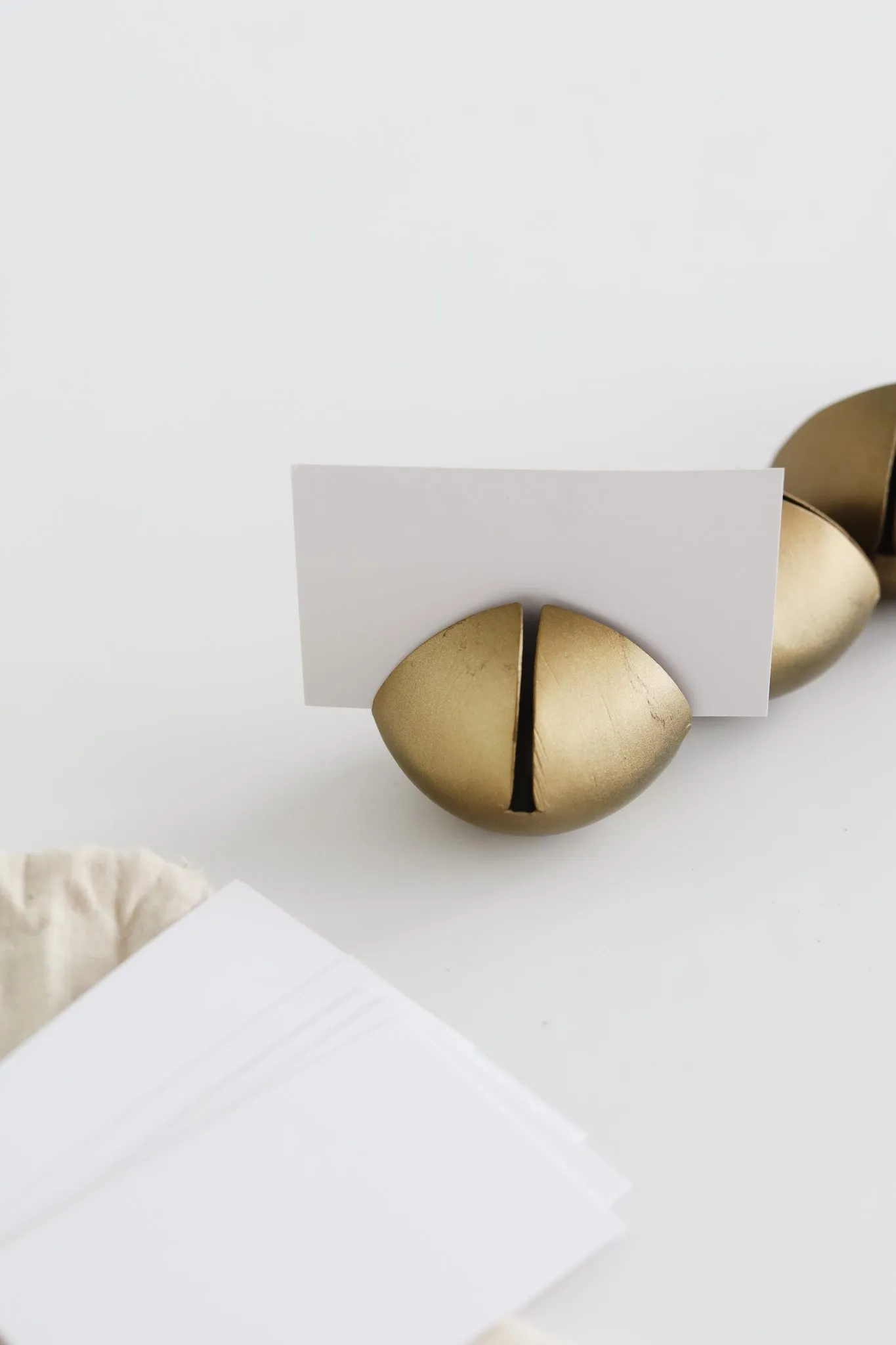 Round Metal Bell Place Card Holders (Set of 4)