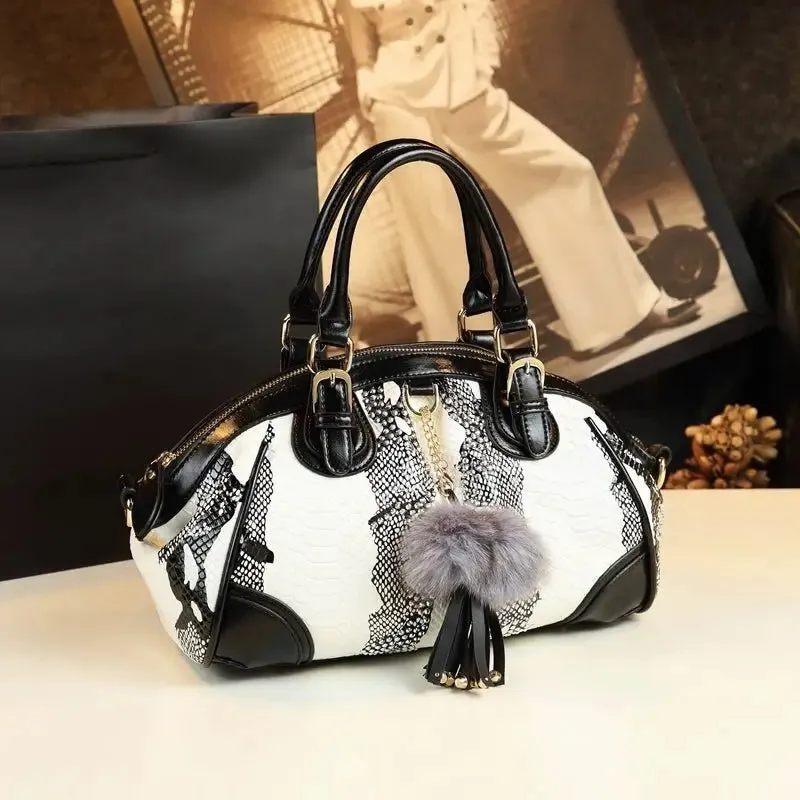 Snake Pattern Female Bag with Chic Dumpling Design & Multiple Compartments for Organized Storage