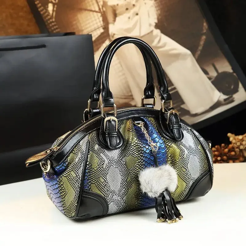 Snake Pattern Female Bag with Chic Dumpling Design & Multiple Compartments for Organized Storage