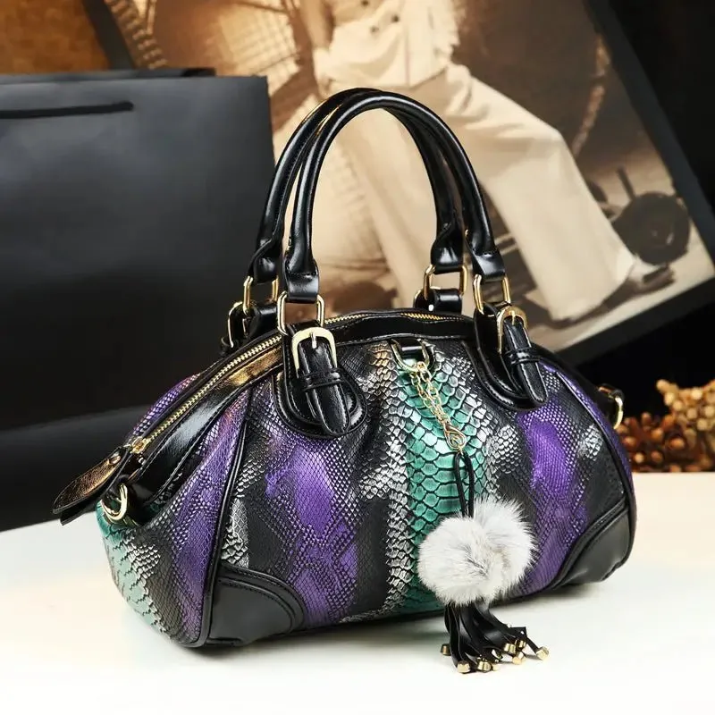 Snake Pattern Female Bag with Chic Dumpling Design & Multiple Compartments for Organized Storage