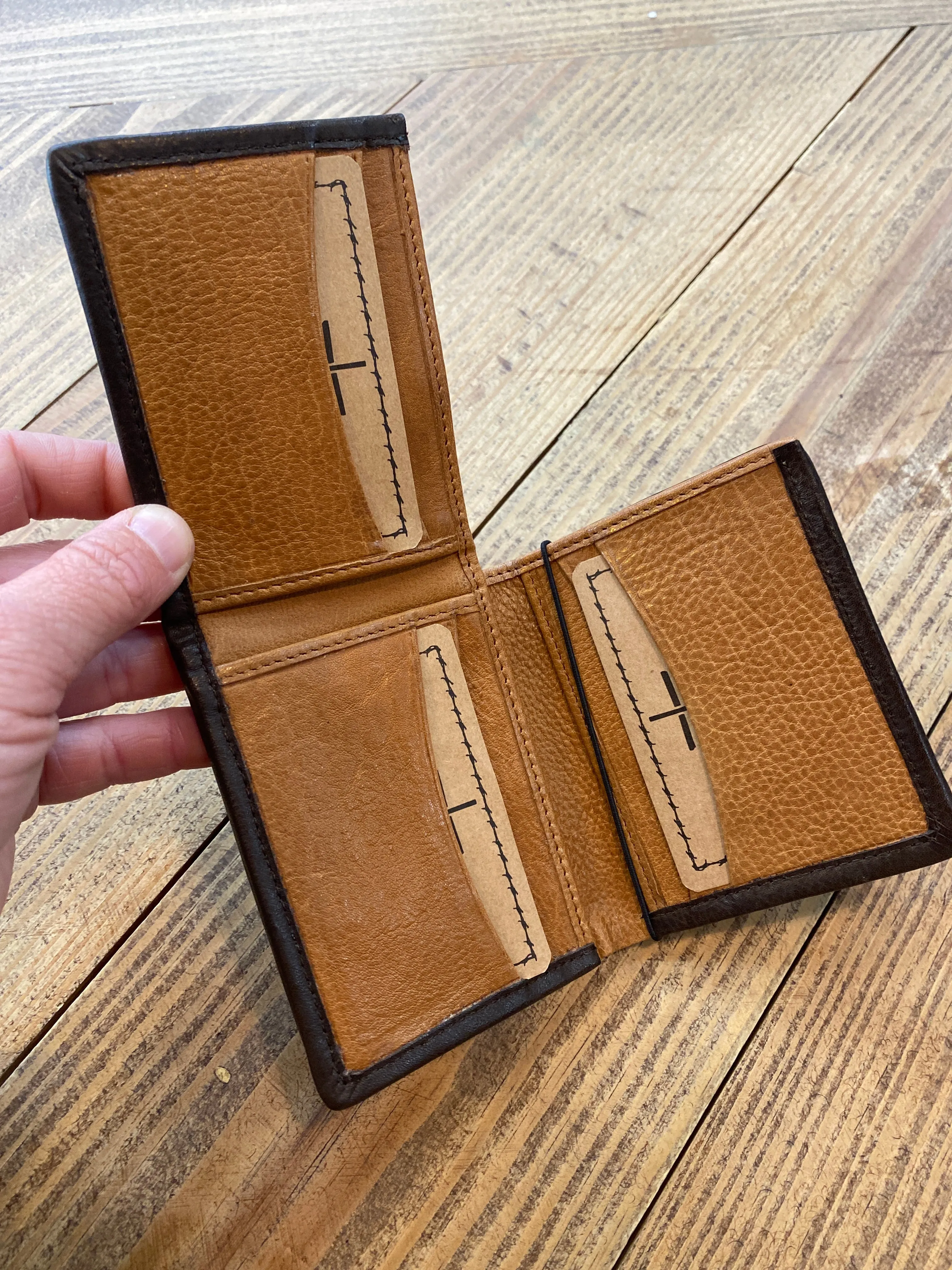 STS Frontier Hidden Cash Wallet
