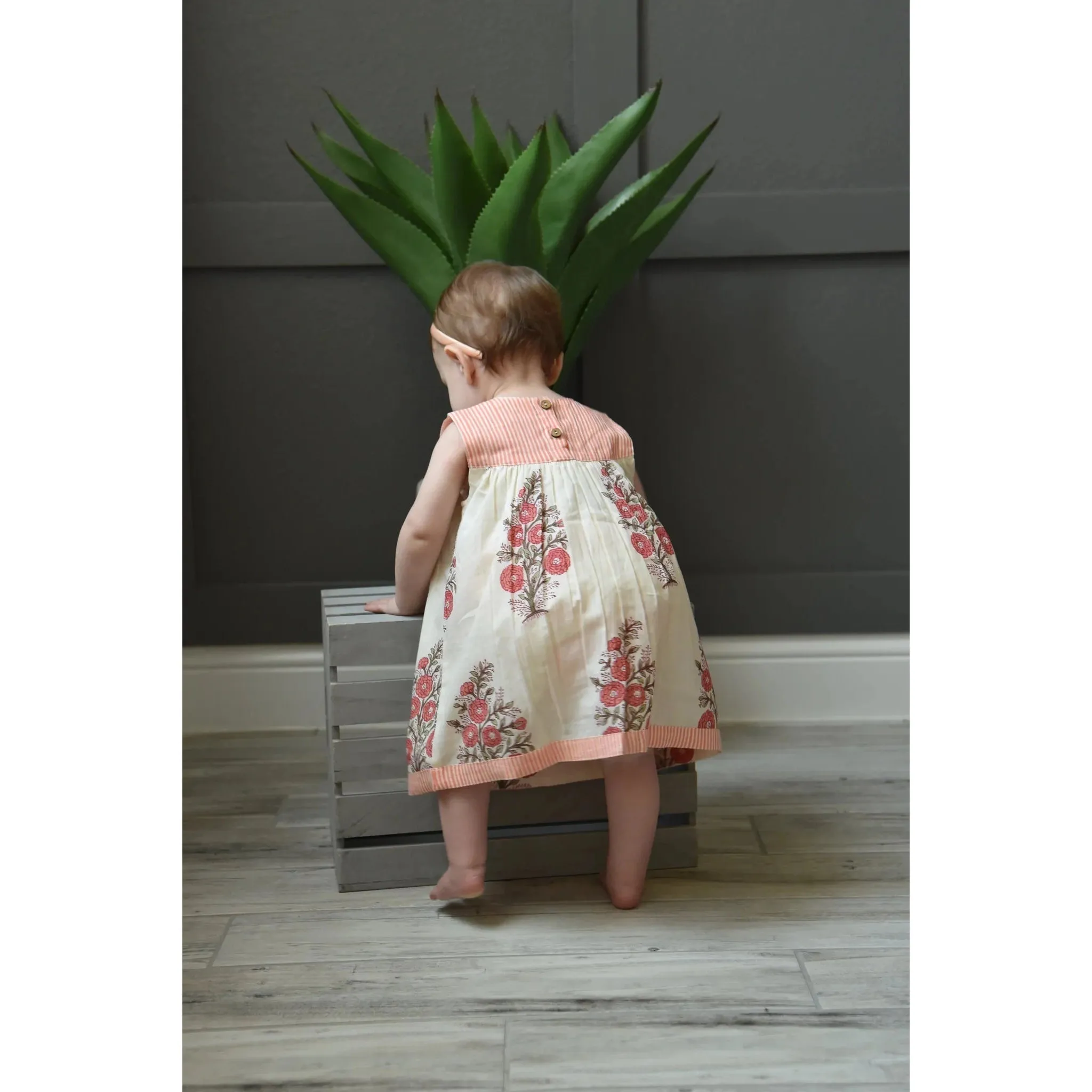Yo Baby Sweetheart Neck Floral Dress